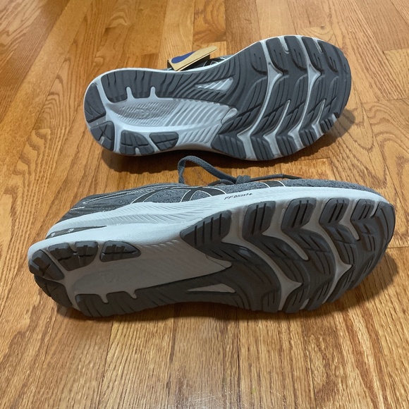 Asics men’s shoes - Picture 2 of 8